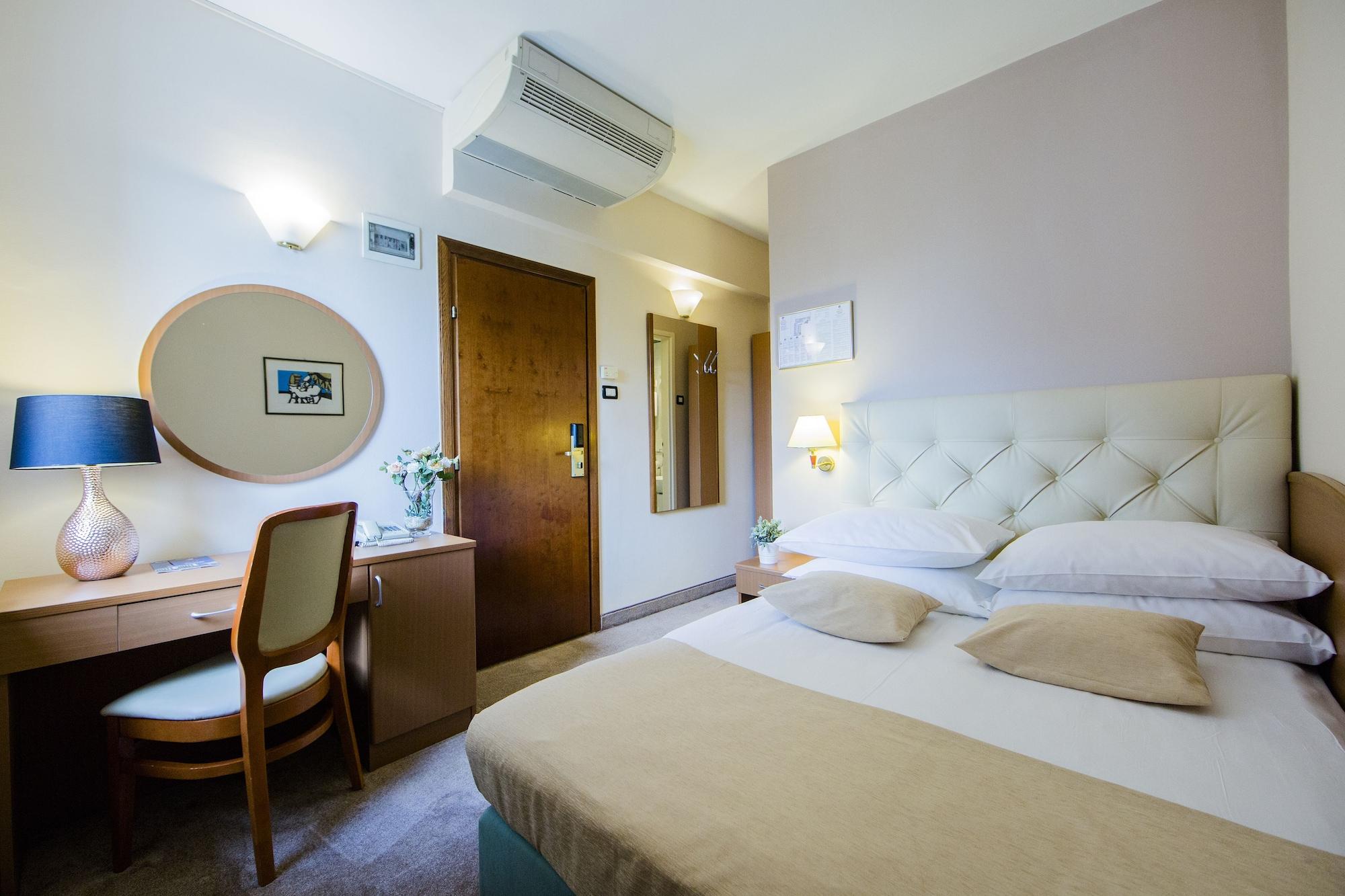 Hotel Central Zagreb Buitenkant foto